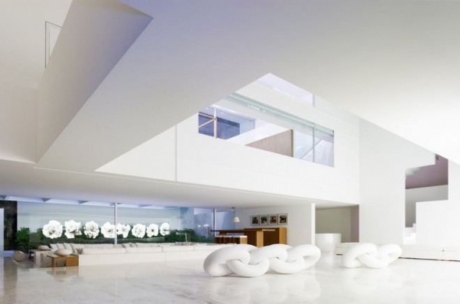 Miguel-Angel-Aragonés’s-Style-for-a-Mexico-City-Modern-Home-11-800x530-660x437