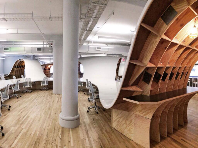 barbarian-group-nyc-superdesk-one-giant-office-desk-by-clive-wilkinson-architects-machineous-5