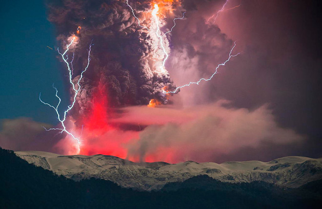erupted-volcano-chile-francisco-negroni-14-660x429