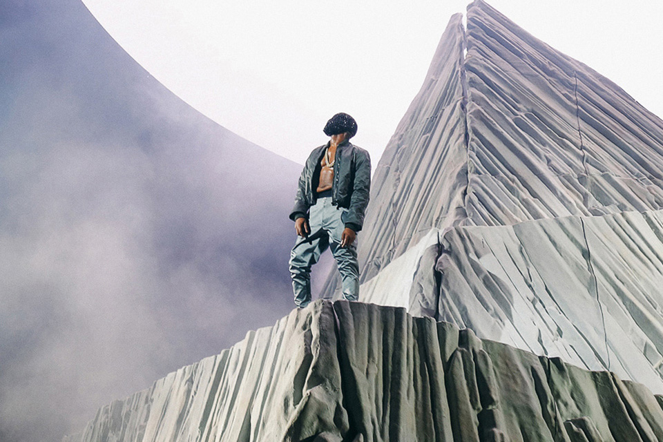 interiors-breaks-down-the-design-of-kanye-wests-yeezus-tour-01